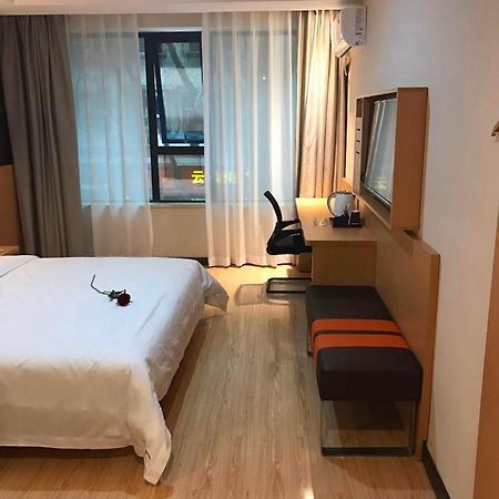 Hotel 7 Days Premium Chongqing Jiangbei International Airport Branch Esterno foto