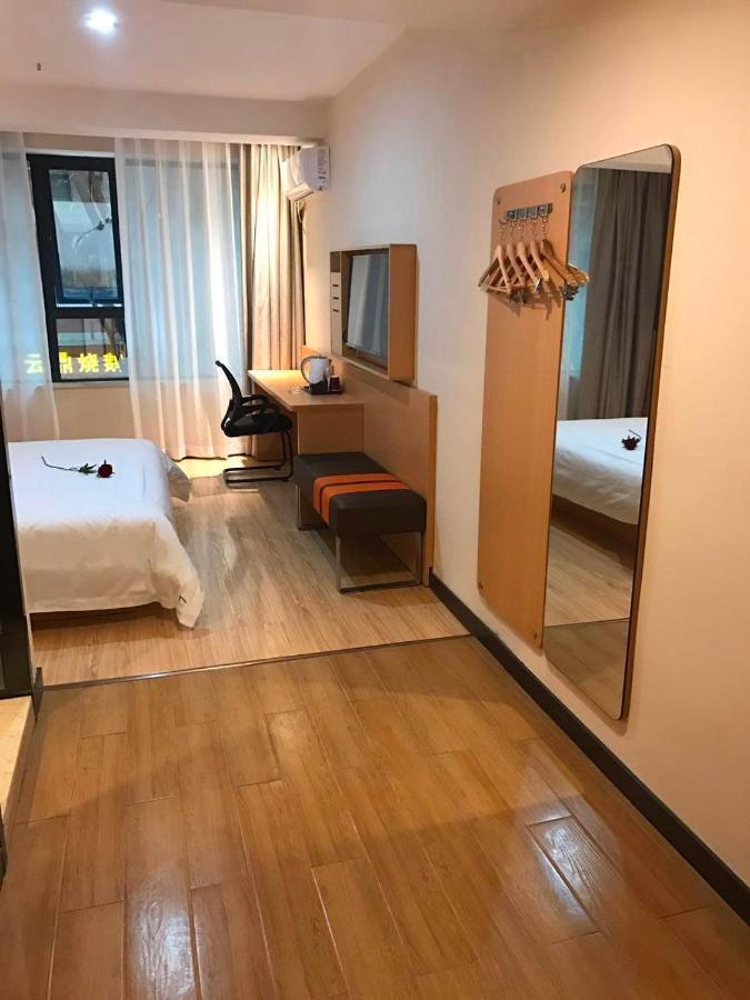 Hotel 7 Days Premium Chongqing Jiangbei International Airport Branch Esterno foto